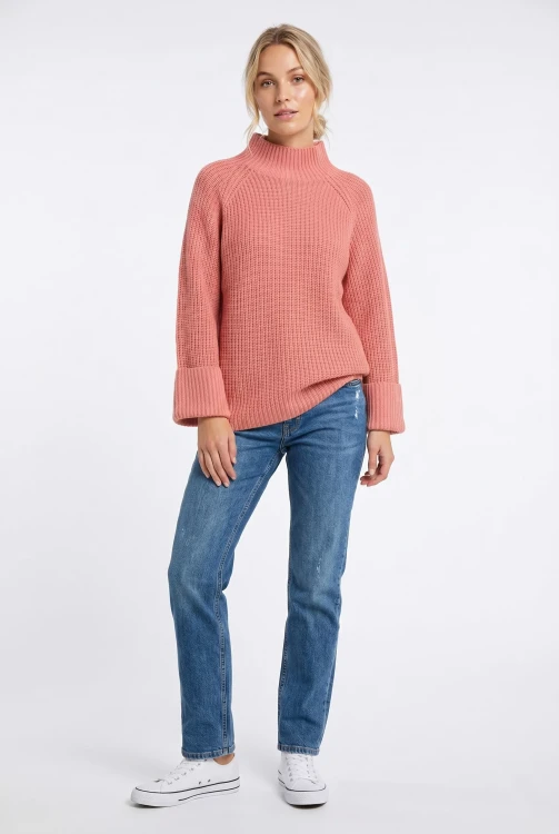 Topshop-brzoskwiniowy-sweter-polgolf-modelka2.webp