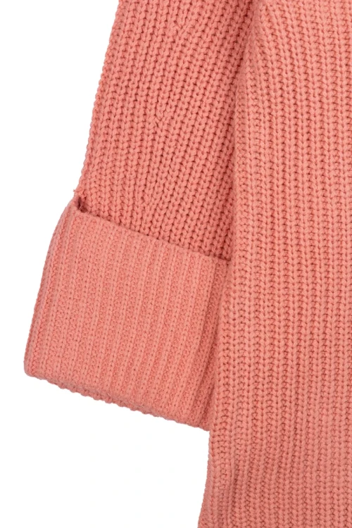 Topshop-brzoskwiniowy-sweter-polgolf-zblizenie2.webp