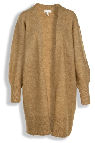 H&M-kamelowa-niezapinana-narzuta-glowne.webp