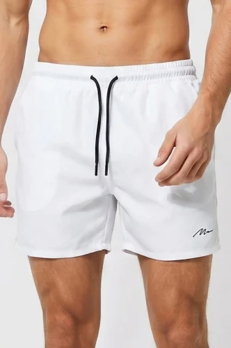 Boohoo-meskie-biale-spodenki-do-plywania-plazowe-model-glowne.webp