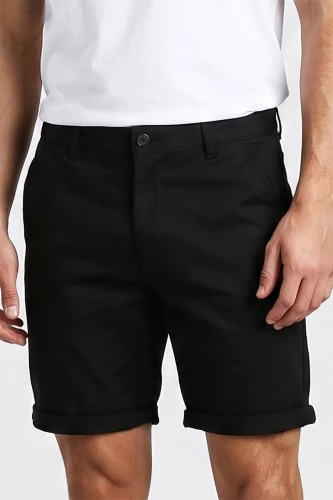 Boohoo-meskie-czarne-spodenki-typu-chino-model-glowne.webp