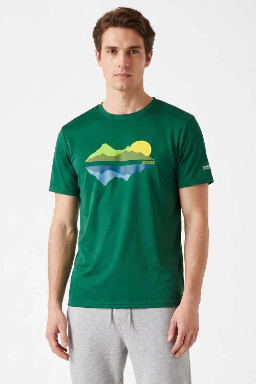 Regatta-meska-szmaragdowa-sportowa-bluzka-t-shirt-nadruk-model-glowne.webp