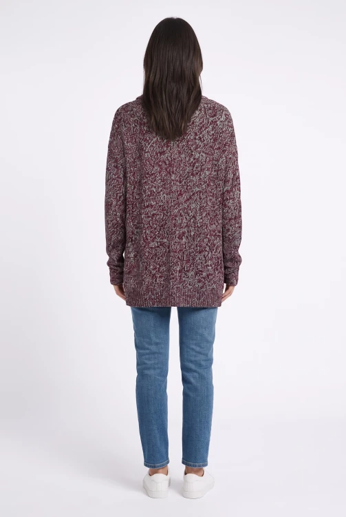 F&F-bordowa-melanzowa-narzuta-modelka-tyl2.webp