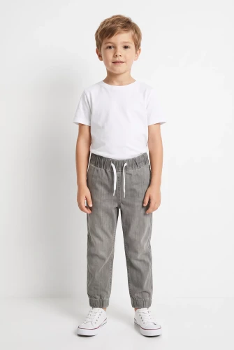 H&M-chlopiece-grafitowe-spodnie-jogger-model-przod.webp