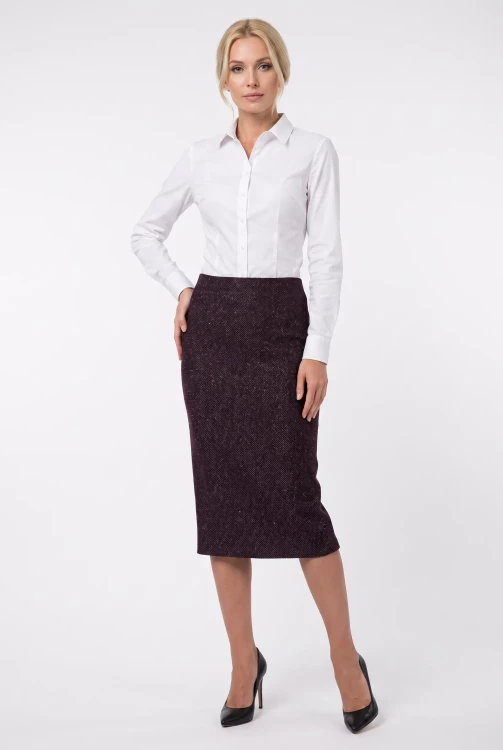 K&D-London-czarna-metalizowana-spodnica-modelka-przod.webp