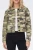 H&M-kurtka-jeansowa-katana-moro-modelka-glowne.webp