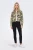 H&M-kurtka-jeansowa-katana-moro-modelka-przod.webp