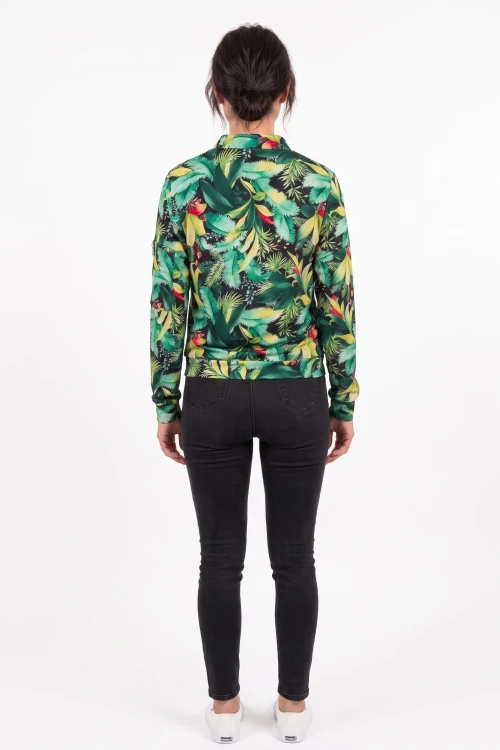 New-Look-hawajska-lekka-bomberka-modelka-tyl.webp