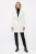 Wallis-bialy-damski-plaszcz-modelka-przod.webp