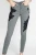 Primark-grafitowe-spodnie-jeansy-z-haftem-modelka-glowne.webp