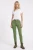 H&M-oliwkowe-militarne-spodnie-jeansy-modelka-przod.webp