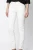 M&S-biale-spodnie-jeansy-hafty-modelka-glowne.webp