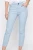 C&A-blekitne-spodnie-jeansy-crop-zamki-modelka-glowne.webp