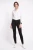 H&M-czarne-odcinane-spodnie-jeansy-modelka-przod.webp