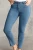 Bonmarche-jasne-jeansowe-spodnie-jeansy-Susie-slim-leg-modelka-przod1-1.webp