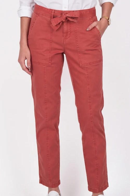 George-damskie-spodnie-jeansowe-cynober-modelka-glowne.jpg
