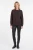 ciemnobrazowy-sweter-warkocze-modelka-przod.webp