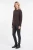 ciemnobrazowy-sweter-warkocze-modelka-przod2.webp
