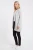 Primark-szara-narzuta-modelka-bok.webp