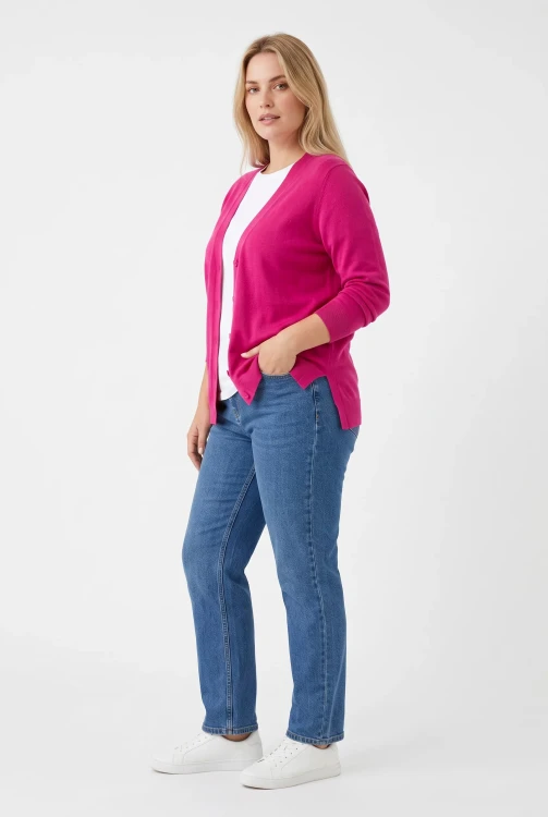M&Co-fuksja-sweter-kardigan-modelka-przod2.webp