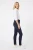 Mango-super-skinny-spodnie-jeansy-granatowe-modelka-bok.webp