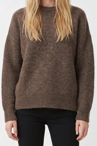 Primark-sweter-taupe-welna-welna-alpaka-modelka-glowne.webp