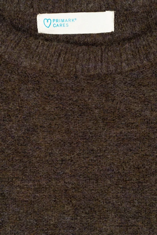 Primark-sweter-taupe-welna-welna-alpaka-zblizenie.webp