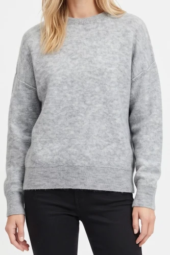 Primark-sweter-szary-welna-welna-alpaka-modelka-glowne.webp