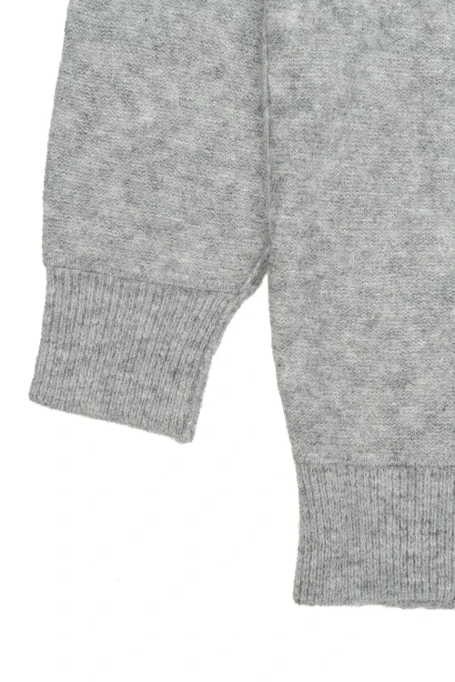 Primark-sweter-szary-welna-welna-alpaka-zblizenie3.webp