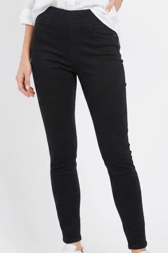 George-czarne-spodnie-jeans-jegginsy-modelka-glowne.webp