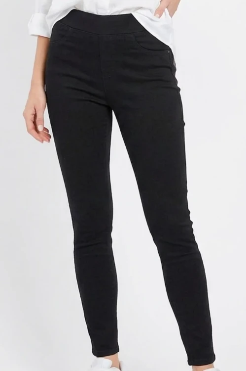 George-czarne-spodnie-jeans-jegginsy-modelka-glowne.webp