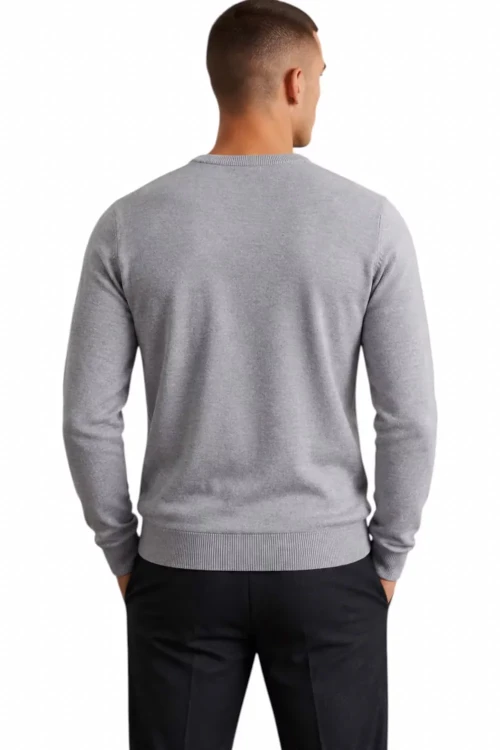 M&S-Cashmilon-meski-szary-sweter-model-tyl.webp