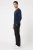 M&S-Cashmilon-meski-granatowy-sweter-model-bok.webp