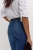 M&S-The-Eva-Bootcut-jeansowe-jeansy-spodnie-jeansy-modelka-zblizenie2.webp