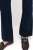 M&S-The-Eva-Bootcut-granatowe-spodnie-jeansy-modelka-zblizenie.webp