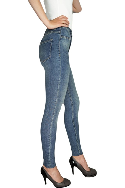 h&amp;m-jeansy-ciemny-jeans-wysoki-stan-modelka-bok.jpg
