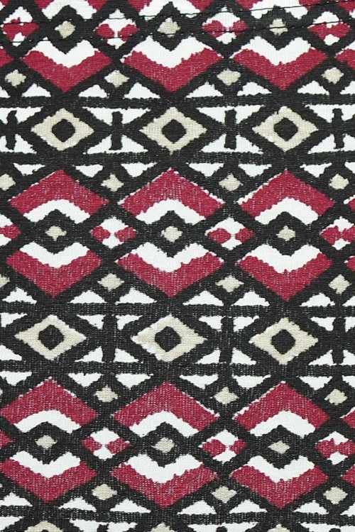 lustre-spodniczka-wzory-aztec-bordowa-zblizenie.jpg