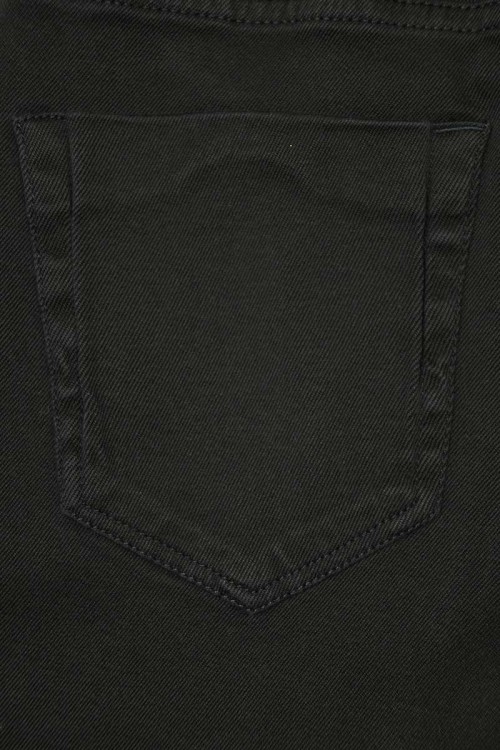 zara-czarne-spodnie-rurki-zblizenie3.jpg