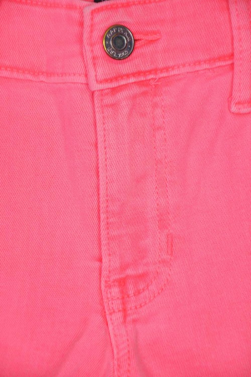 gap-rozowe-neonowe-spodnie-rurki-zblizenie.jpg